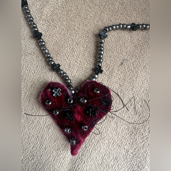 Velvet heart necklace - Picture 6 of 9